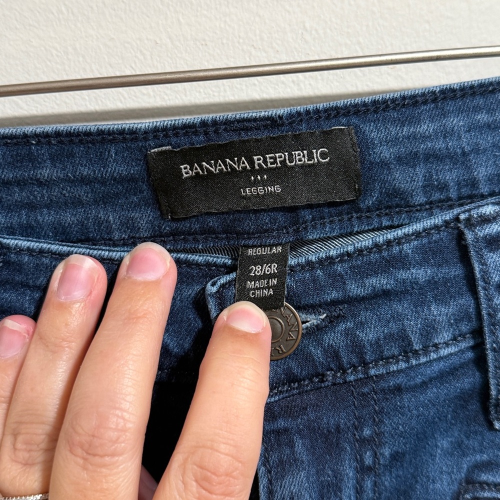 Banana Republic Women's Dark Blue Skinny Jeans with Zipper Pocket‎ Size 6 - Picture 3 of 9
